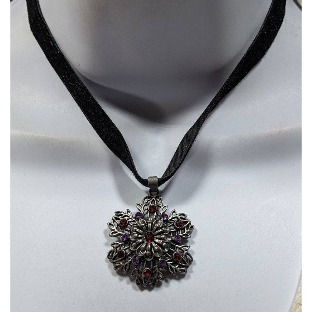 Whimsygoth Floral Rhinestone Beaded Pendant Necklace - Picture 4 of 6